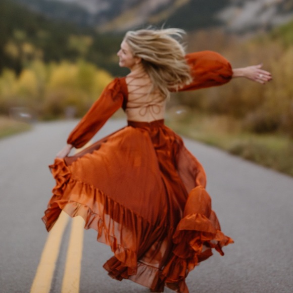 Mac Duggal Blouson Sleeve Tiered Open Back Dress - Picture 7 of 12